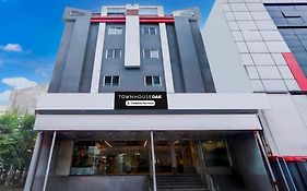 Super Townhouse Oak Madhapur Nera Regency